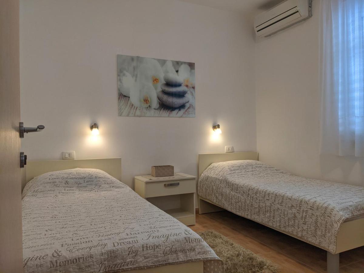 Mirjana & Ivo Apartment มาคาร์สกา ภายนอก รูปภาพ