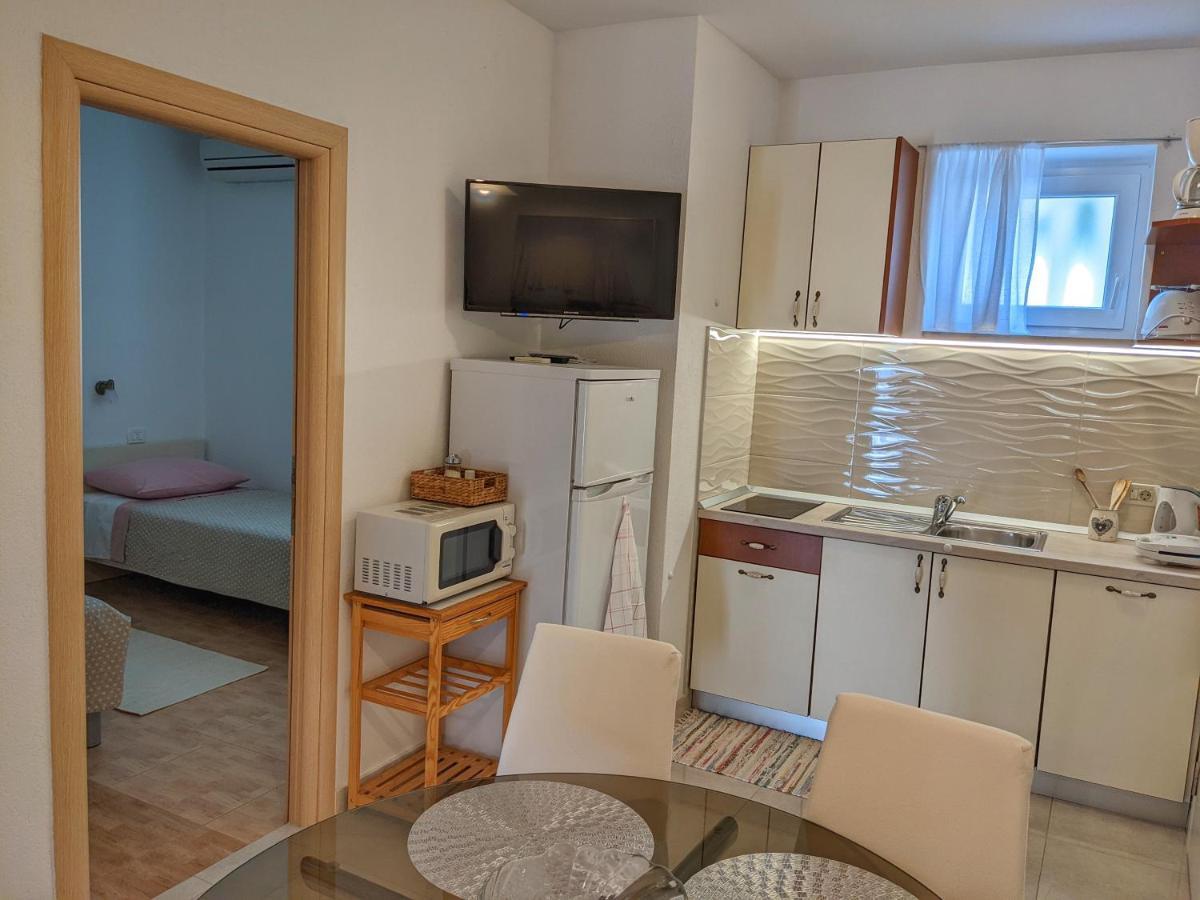 Mirjana & Ivo Apartment มาคาร์สกา ภายนอก รูปภาพ