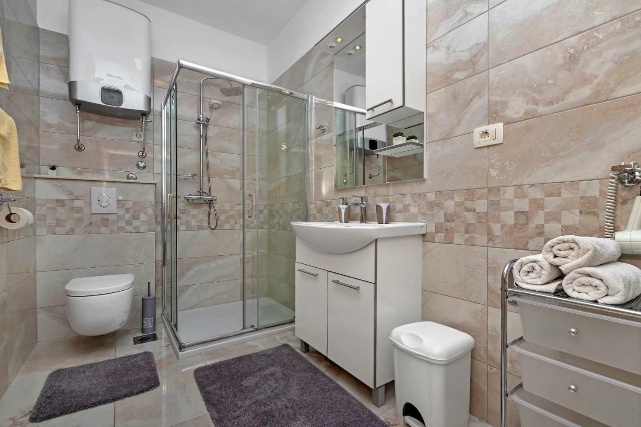 Mirjana & Ivo Apartment มาคาร์สกา ภายนอก รูปภาพ