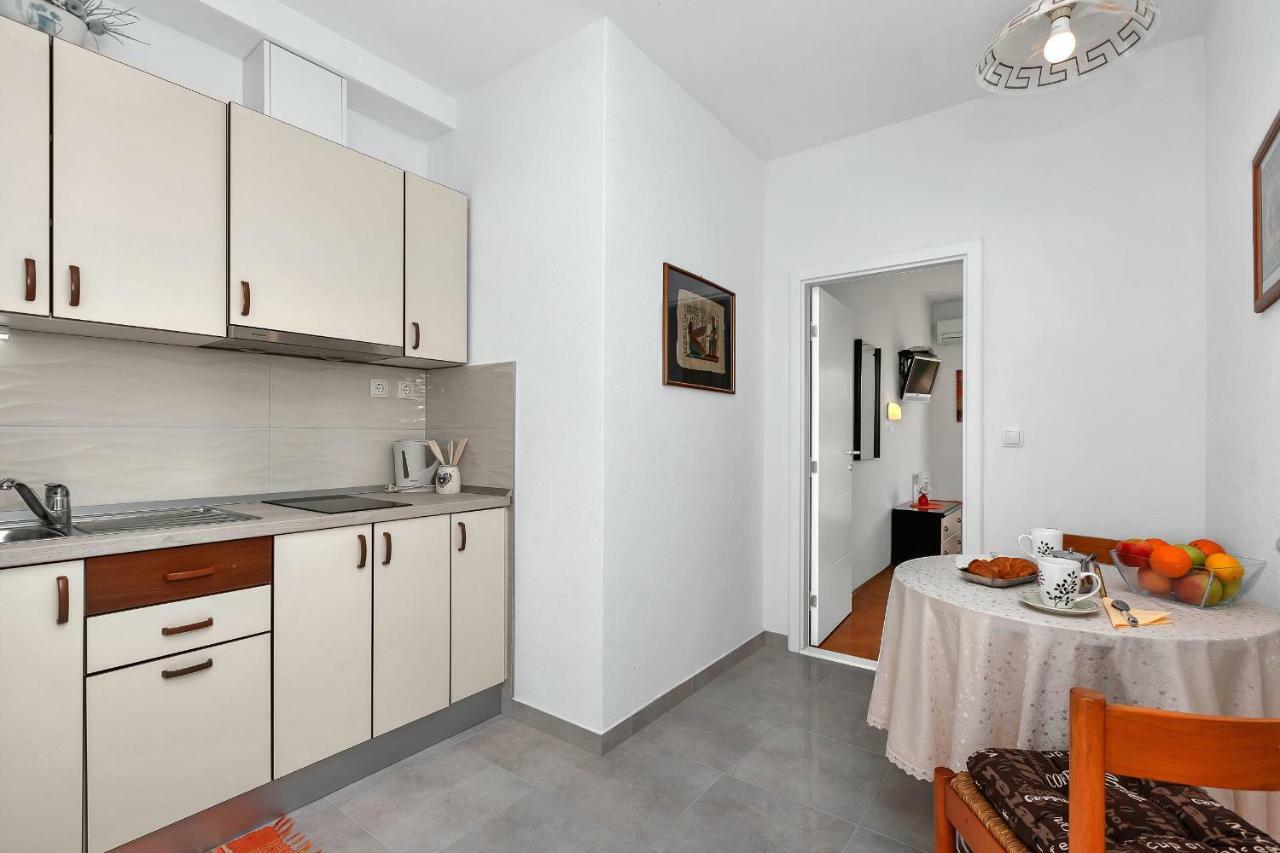 Mirjana & Ivo Apartment มาคาร์สกา ภายนอก รูปภาพ