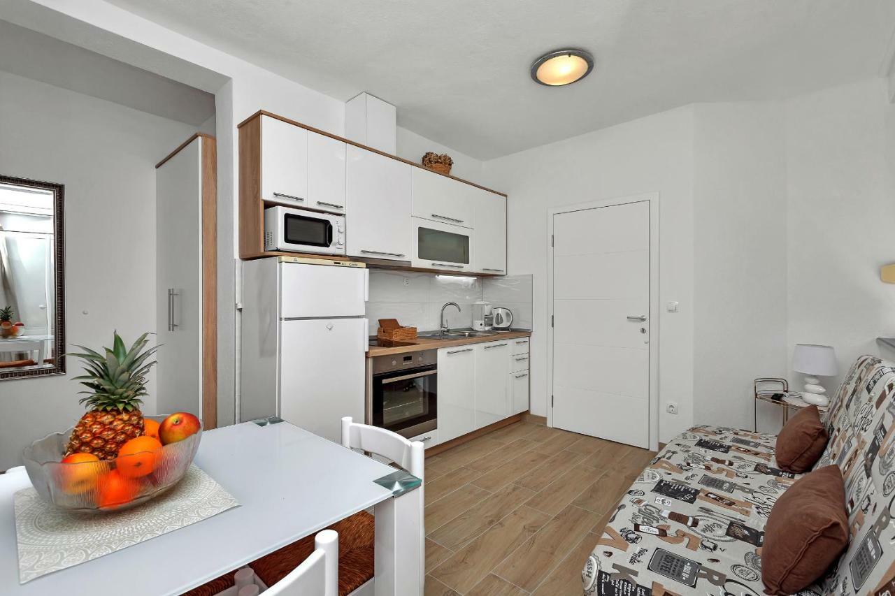 Mirjana & Ivo Apartment มาคาร์สกา ภายนอก รูปภาพ