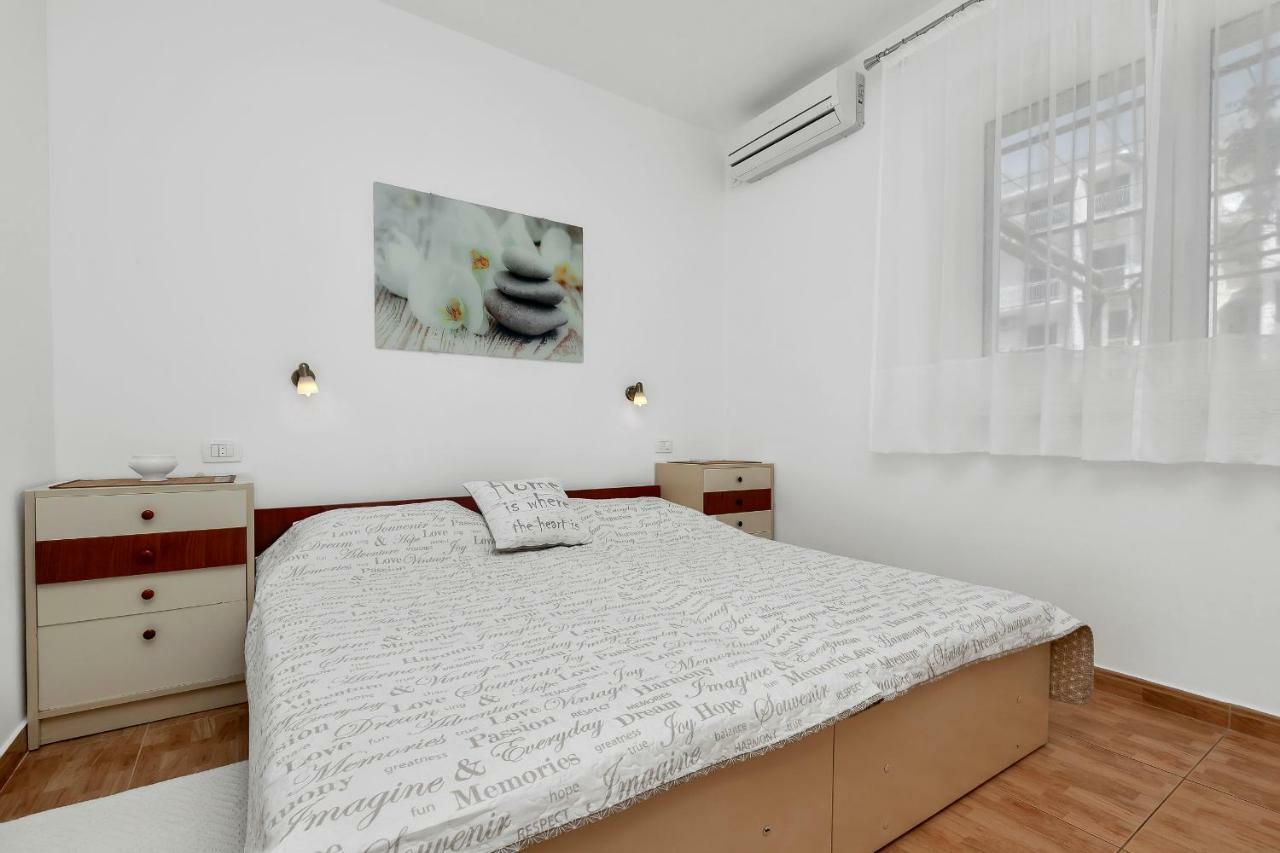 Mirjana & Ivo Apartment มาคาร์สกา ภายนอก รูปภาพ